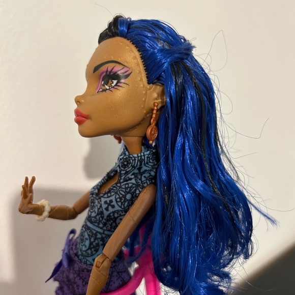 Monster High Doll Art Class Robecca Steam Doll in Dance Class outfit - Picture 3 of 5
